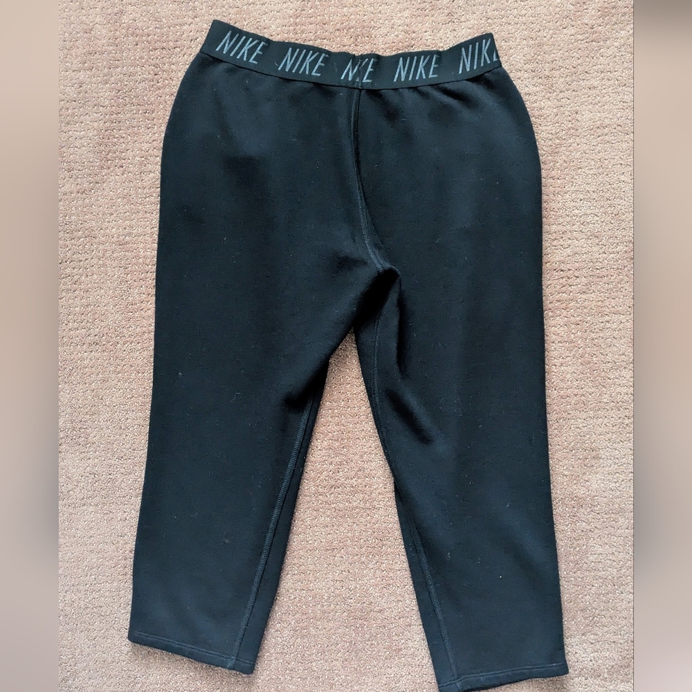 Nike Crop Sweatpants - Picture 4 of 4